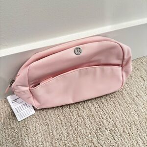 Lululemon City Essential Pouch